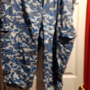 Camo Capri